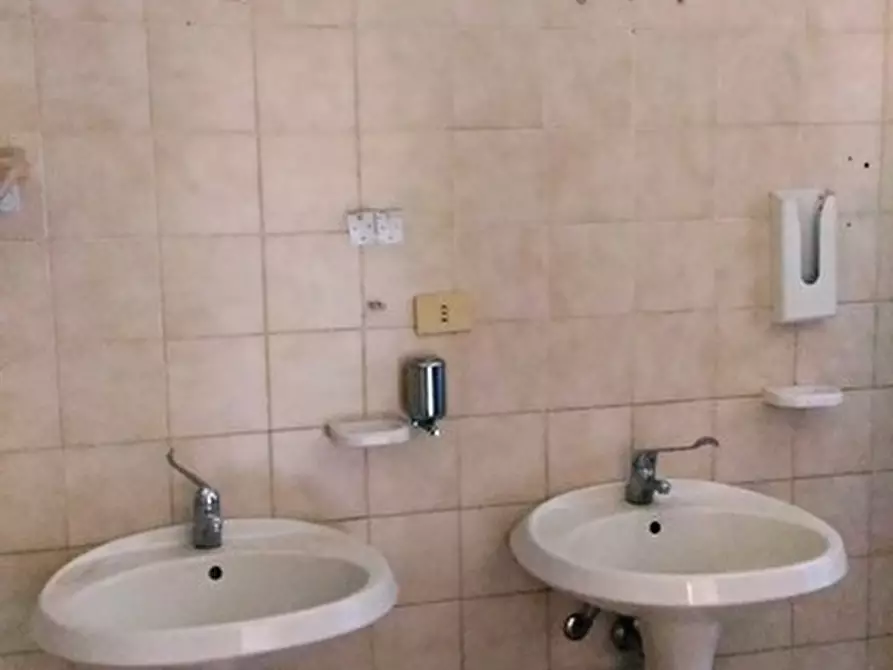 Immagine 12 di Magazzino in affitto  in VIA DEI GIGLI a Milazzo