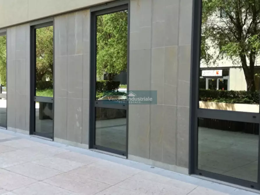 Immagine 7 di Ufficio in vendita  in Via Monte Baldo a Villafranca Di Verona