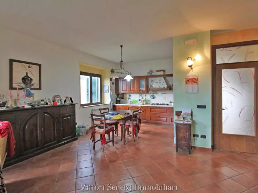 Immagine 4 di Casa bifamiliare in vendita  in via Guerazzi a Sinalunga