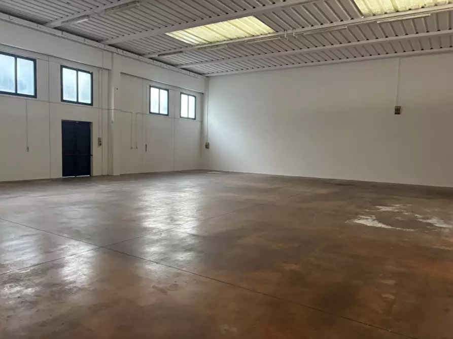 Immagine 1 di Capannone industriale in affitto  in Via Caduti sul Lavoro a Villafranca Padovana