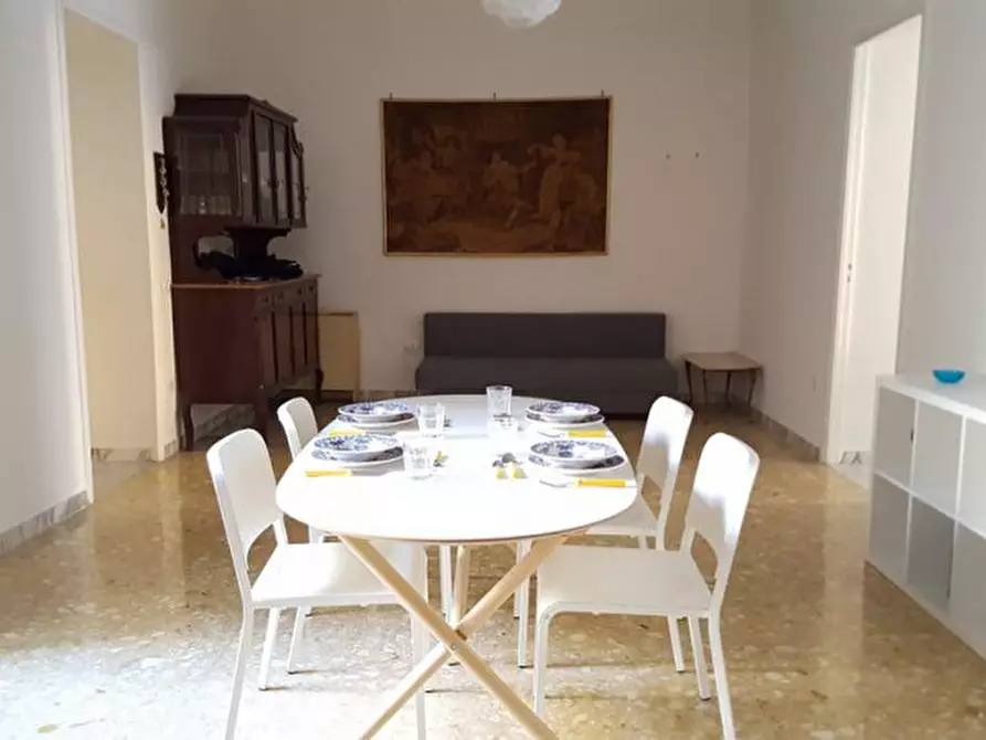 Immagine 2 di Appartamento in affitto  in Piazza Dante a Napoli