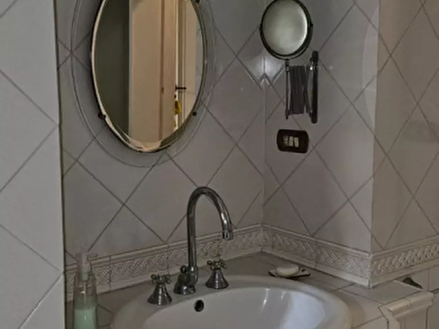 Immagine 8 di Appartamento in affitto  in Piazza Dante a Napoli