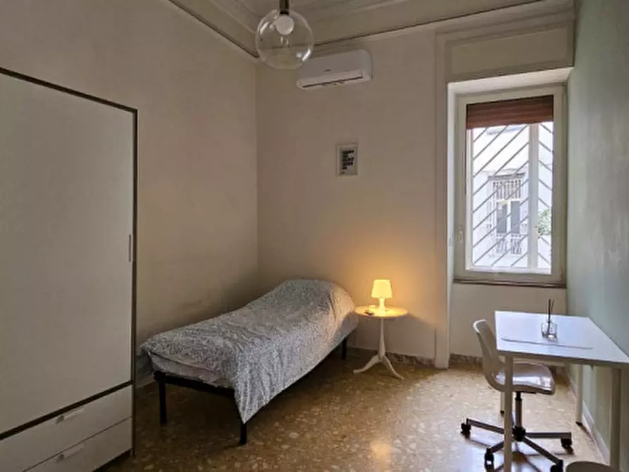 Immagine 12 di Appartamento in affitto  in Piazza Dante a Napoli