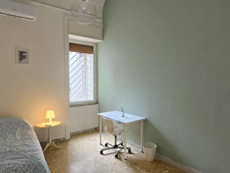 Immagine 13 di Appartamento in affitto  in Piazza Dante a Napoli