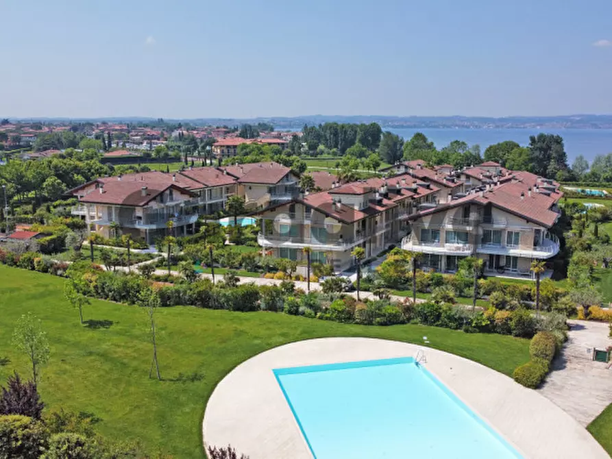 Immagine 1 di Appartamento in vendita  in Via Benaco a Sirmione