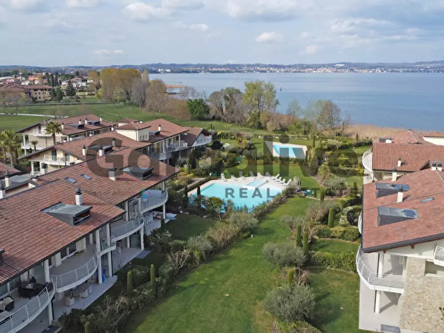 Immagine 4 di Appartamento in vendita  in Via Benaco a Sirmione