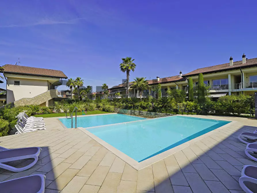 Immagine 6 di Appartamento in vendita  in Via Benaco a Sirmione