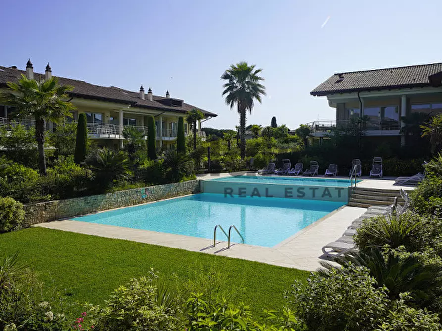 Immagine 8 di Appartamento in vendita  in Via Benaco a Sirmione