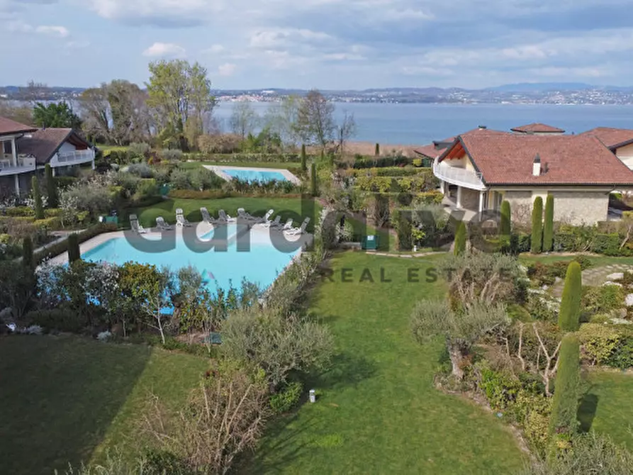 Immagine 10 di Appartamento in vendita  in Via Benaco a Sirmione