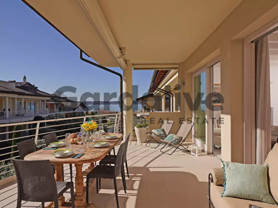 Immagine 11 di Appartamento in vendita  in Via Benaco a Sirmione