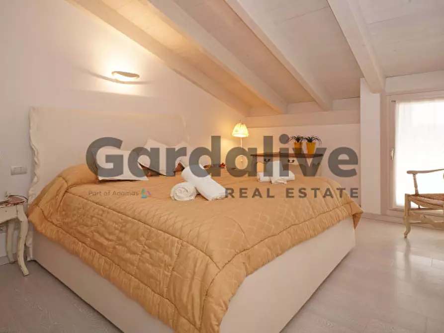 Immagine 21 di Appartamento in vendita  in Via Benaco a Sirmione