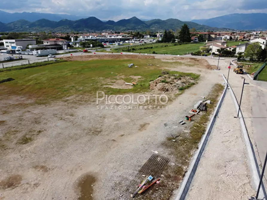 Immagine 3 di Terreno in vendita  in via Padova a Caerano Di San Marco