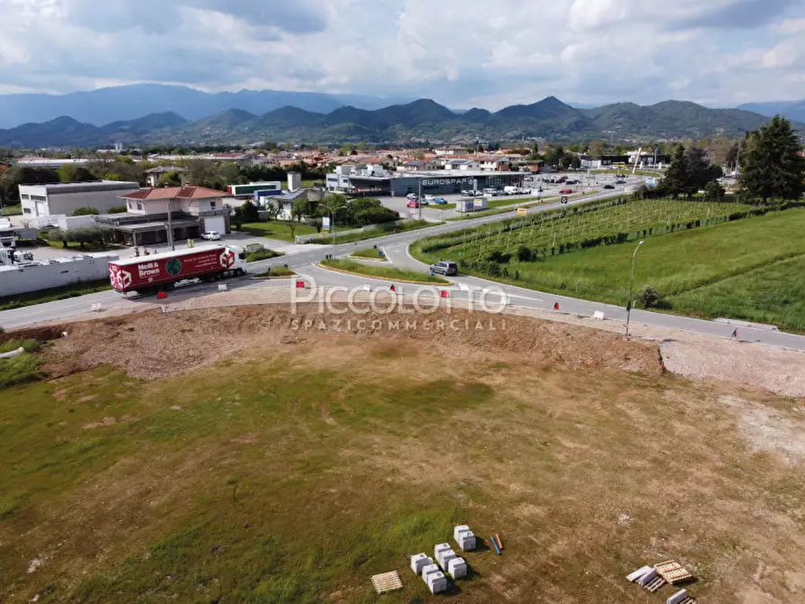 Immagine 4 di Terreno in vendita  in via Padova a Caerano Di San Marco