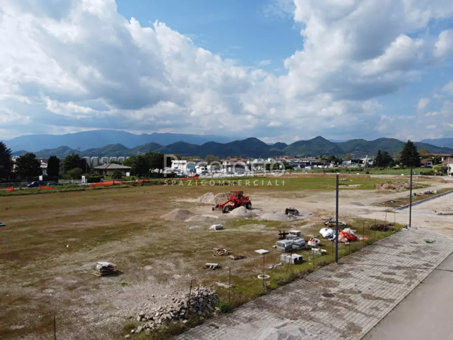 Immagine 10 di Terreno in vendita  in via Padova a Caerano Di San Marco