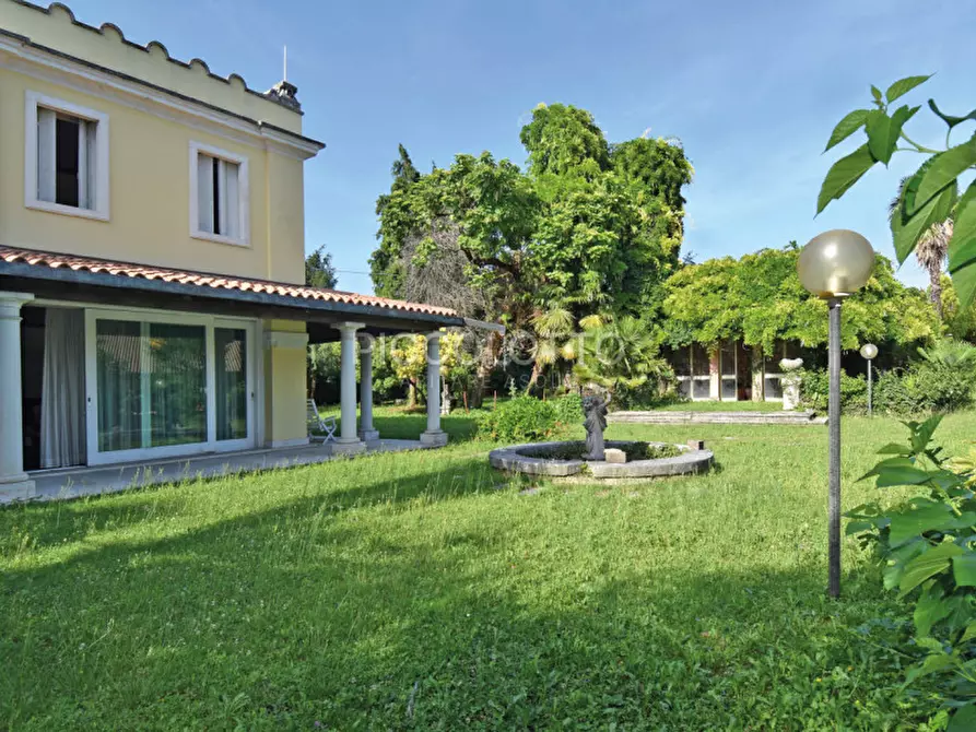 Immagine 10 di Villa in vendita  in via Roma a Fonte