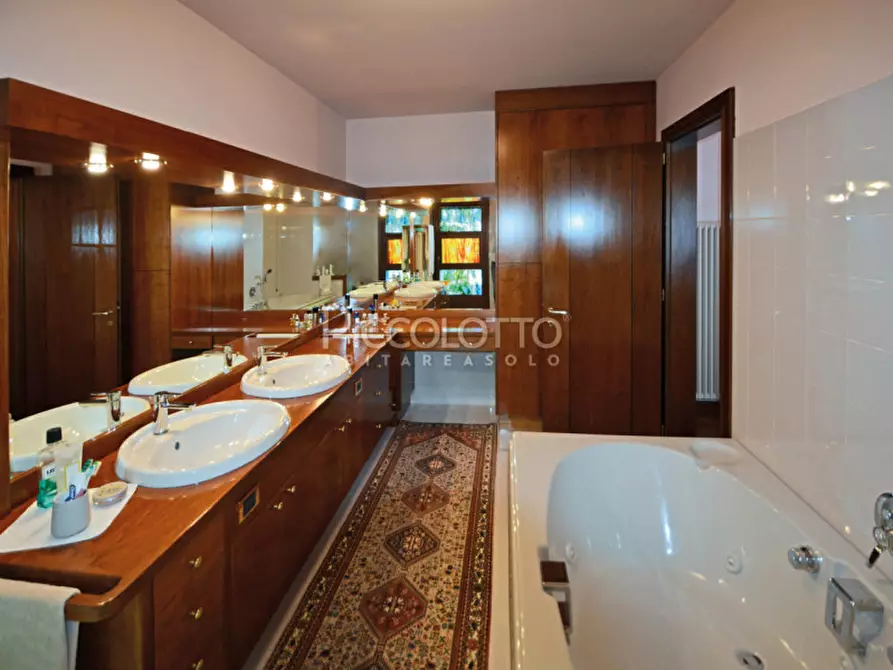 Immagine 17 di Villa in vendita  in via Foresto di Pagnano a Asolo