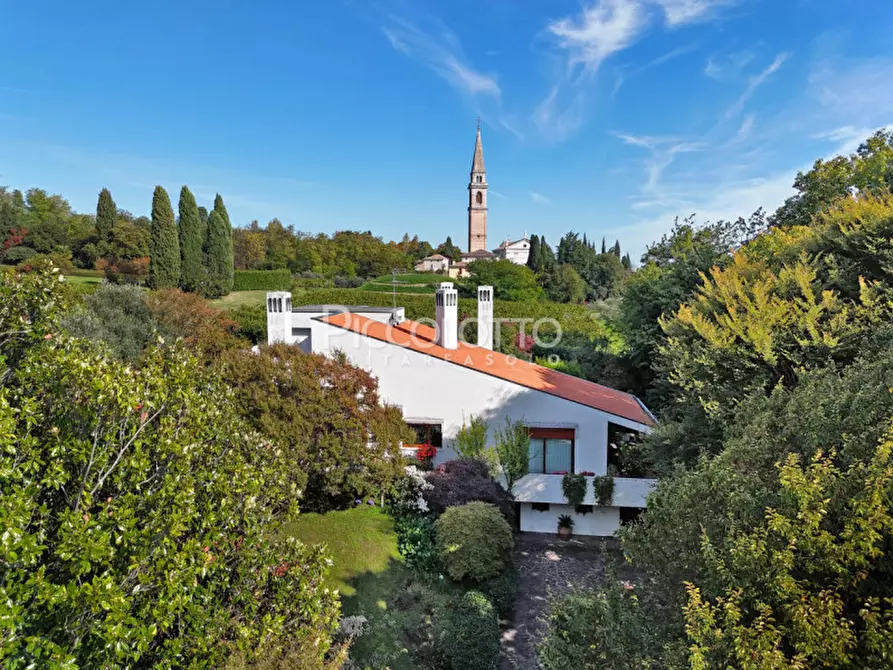 Immagine 2 di Villa in vendita  in via Monte Pelmo a Montebelluna