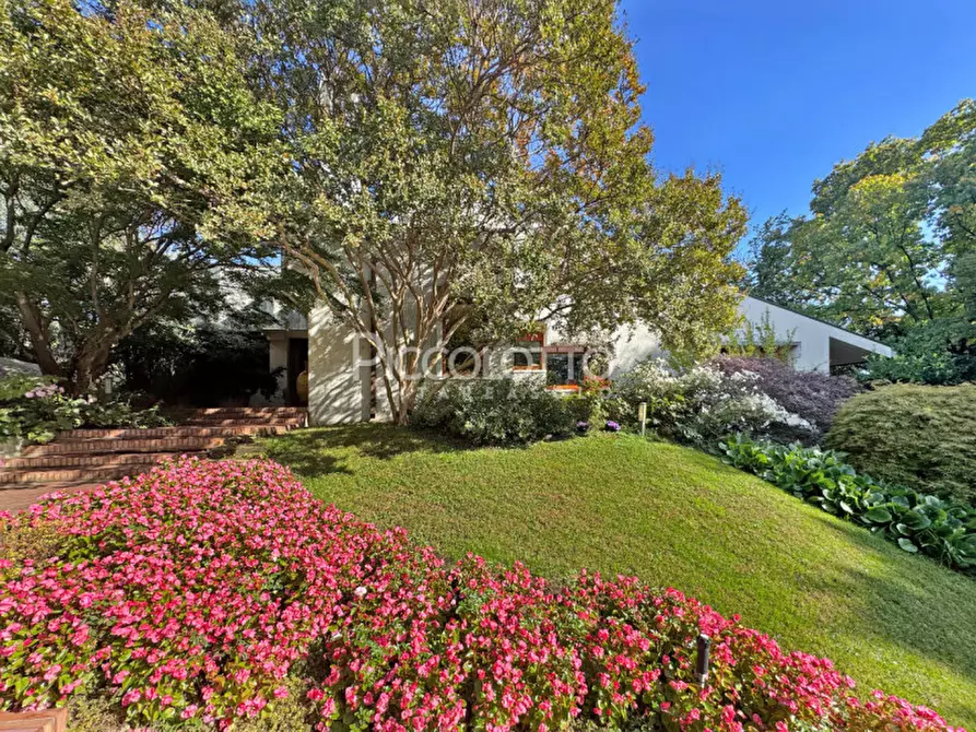 Immagine 6 di Villa in vendita  in via Monte Pelmo a Montebelluna