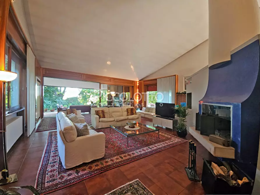 Immagine 8 di Villa in vendita  in via Monte Pelmo a Montebelluna