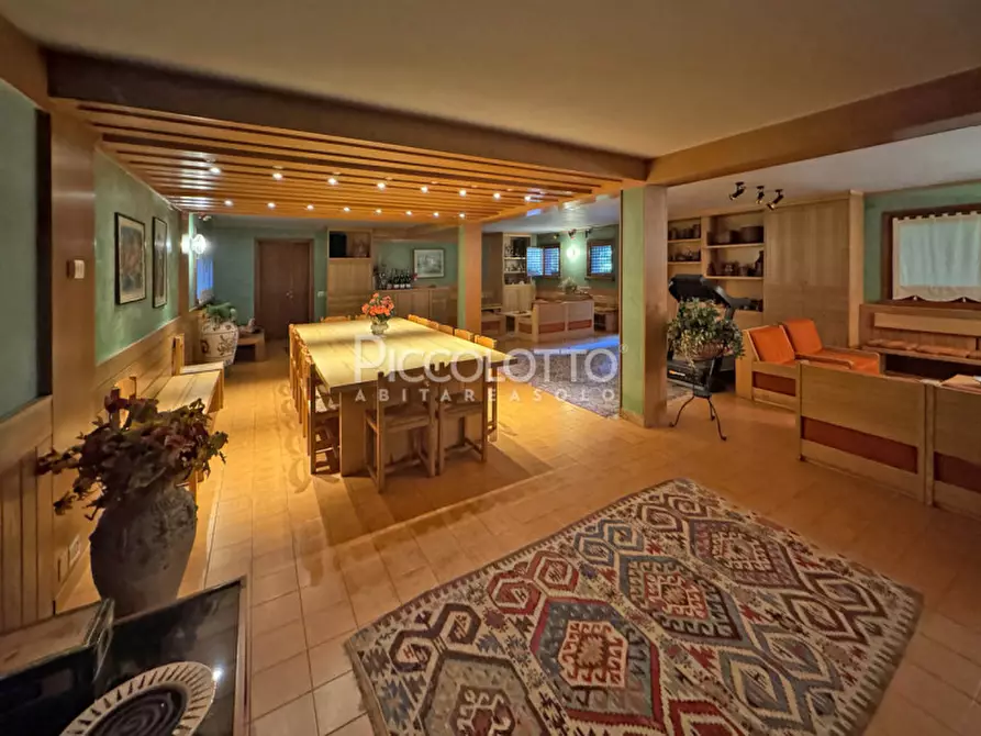 Immagine 23 di Villa in vendita  in via Monte Pelmo a Montebelluna