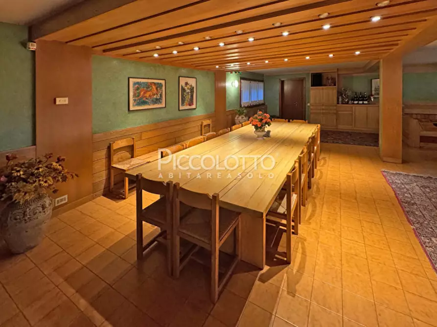 Immagine 25 di Villa in vendita  in via Monte Pelmo a Montebelluna