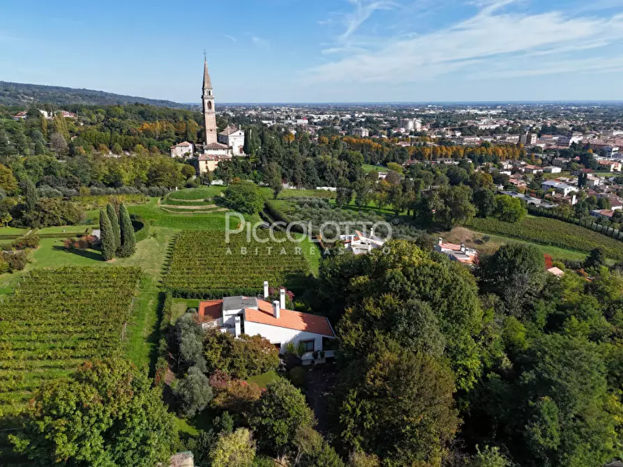 Immagine 27 di Villa in vendita  in via Monte Pelmo a Montebelluna