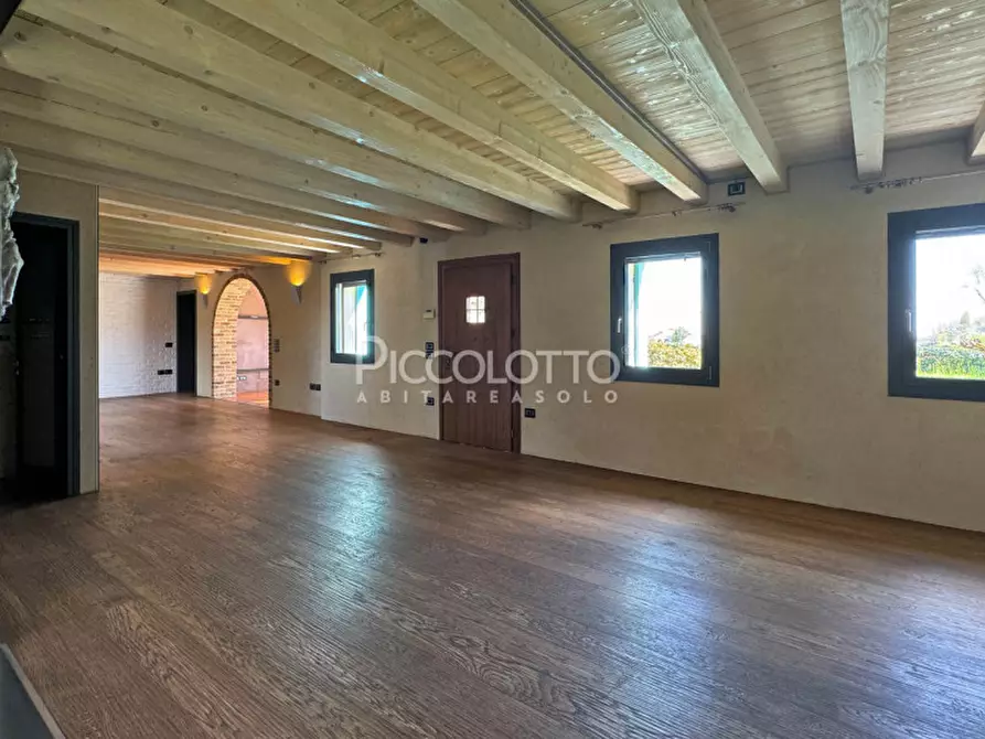 Immagine 15 di Villa in vendita  in via Bosco a Asolo