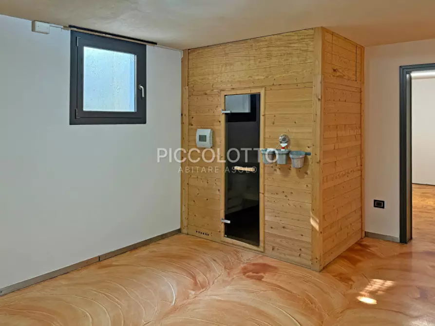 Immagine 26 di Villa in vendita  in via Bosco a Asolo