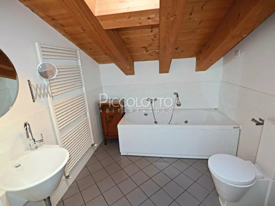 Immagine 12 di Appartamento in vendita  in via Leonardo da Vinci a Asolo