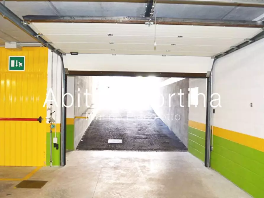 Immagine 1 di Garage in vendita  a Cortina D'ampezzo
