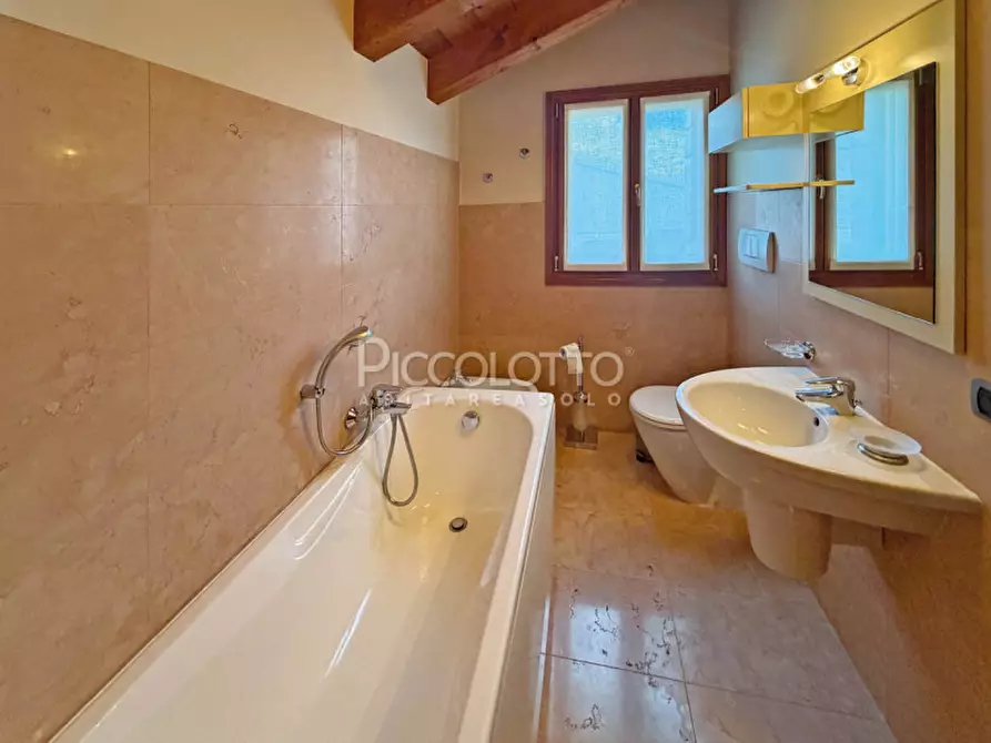 Immagine 15 di Appartamento in vendita  in via Caterina a Asolo