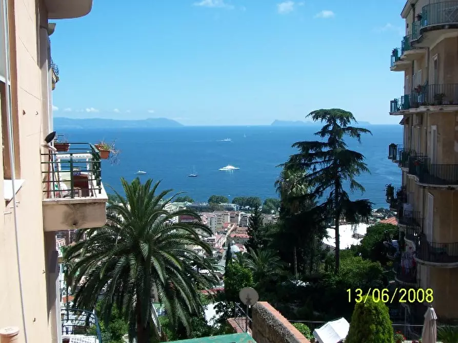 Immagine 1 di Appartamento in affitto  in Via Palizzi 60 a Napoli