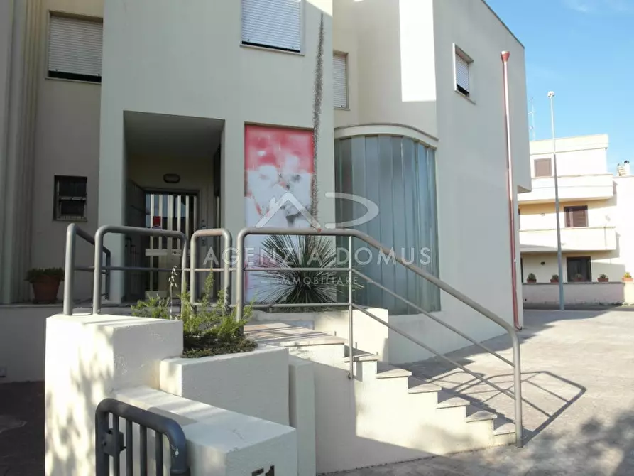 Immagine 2 di Negozio in vendita  in via Dogliotti a Casarano