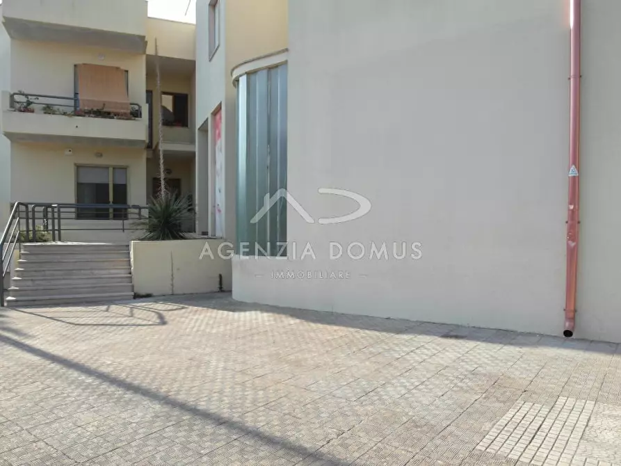 Immagine 4 di Negozio in vendita  in via Dogliotti a Casarano