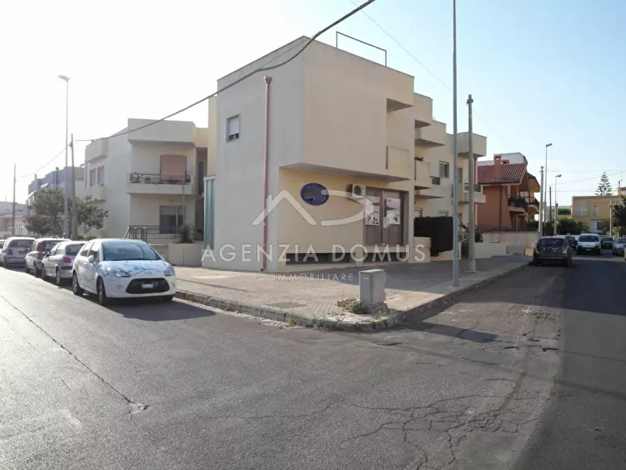 Immagine 7 di Negozio in vendita  in via Dogliotti a Casarano