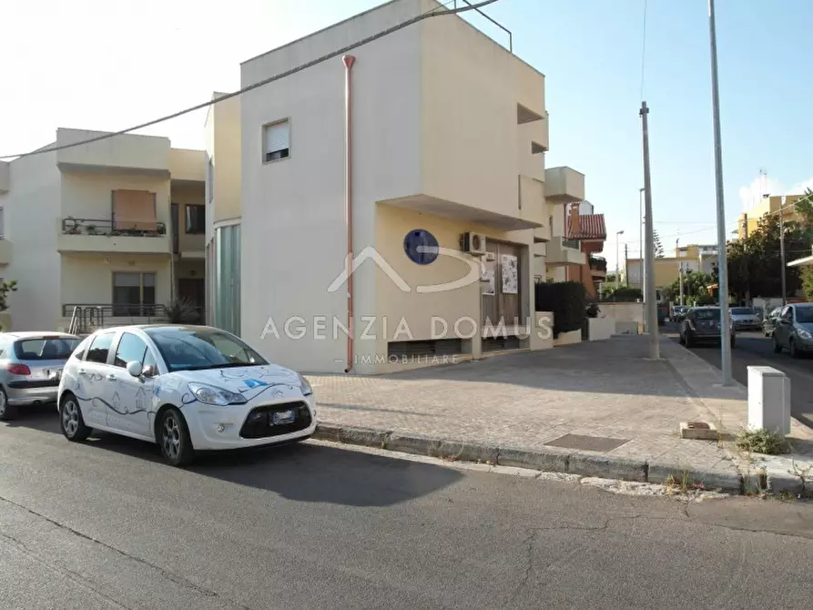 Immagine 8 di Negozio in vendita  in via Dogliotti a Casarano