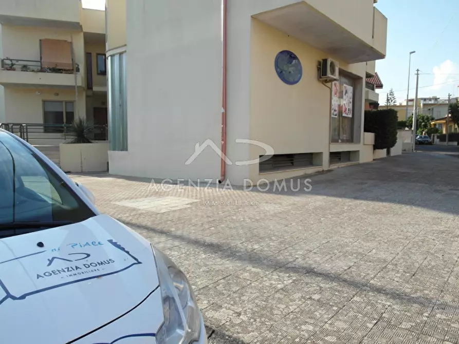 Immagine 9 di Negozio in vendita  in via Dogliotti a Casarano