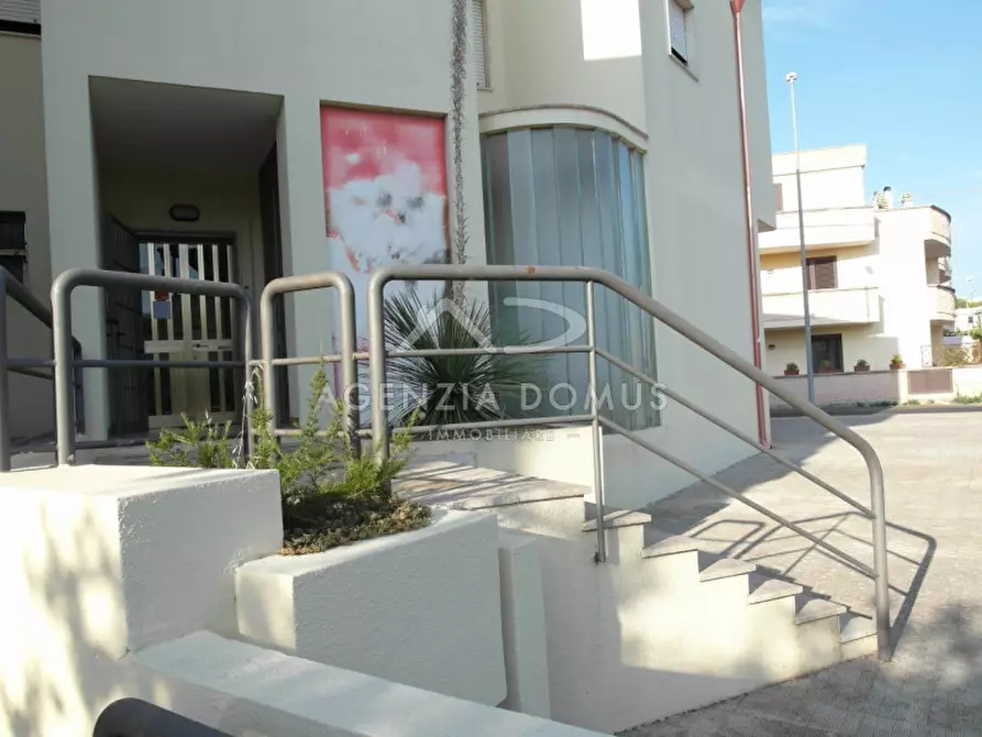 Immagine 13 di Negozio in vendita  in via Dogliotti a Casarano