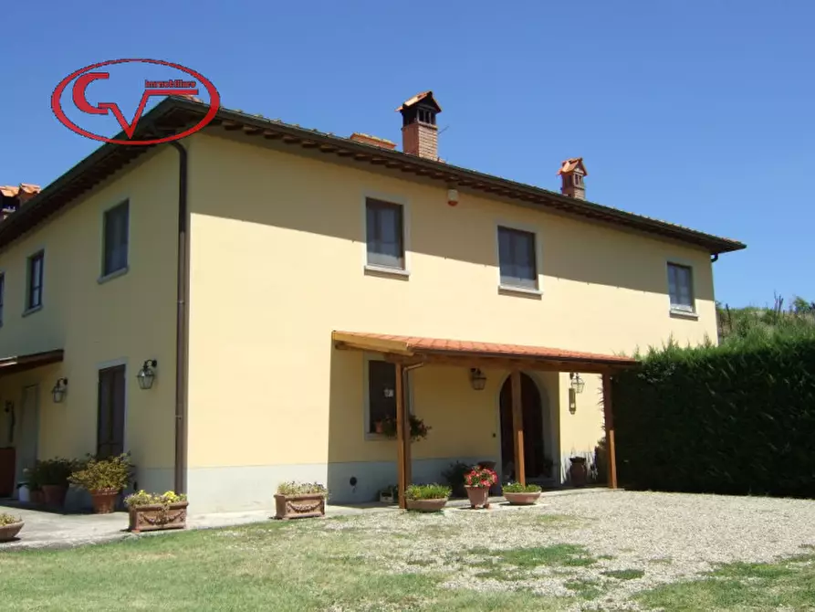 Immagine 1 di Casa quadrifamiliare in vendita  in ville a Terranuova Bracciolini