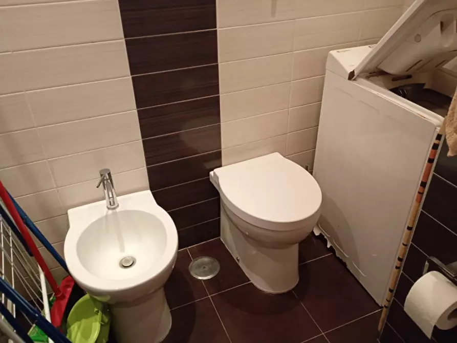 Immagine 36 di Appartamento in affitto  in Via Carlo de cesare 23 a Napoli