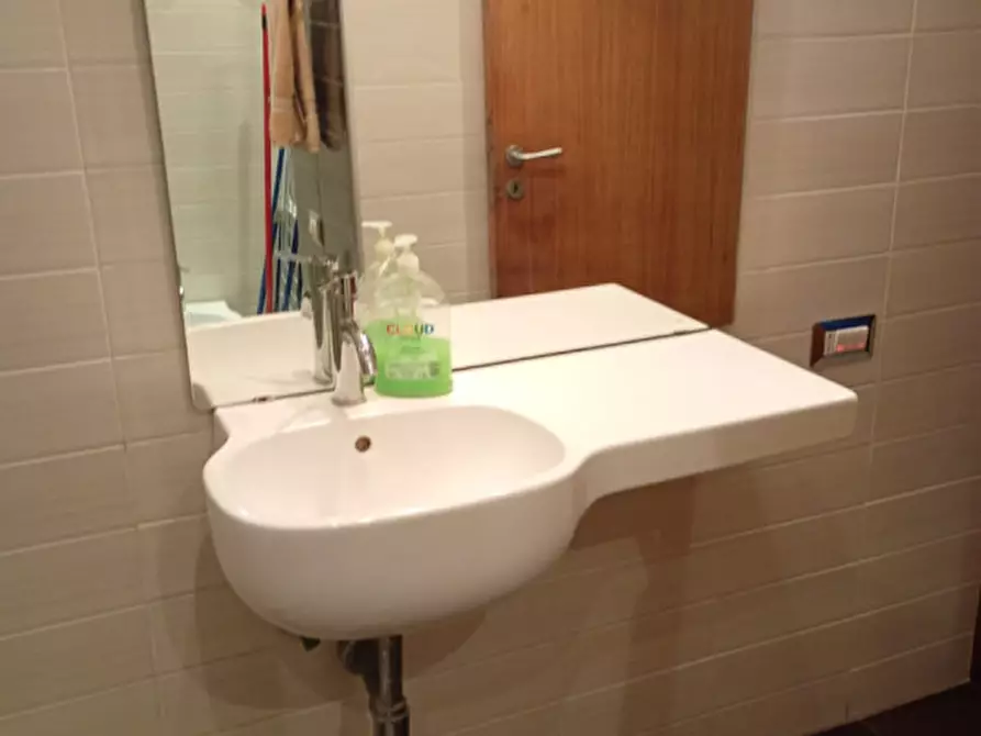 Immagine 37 di Appartamento in affitto  in Via Carlo de cesare 23 a Napoli