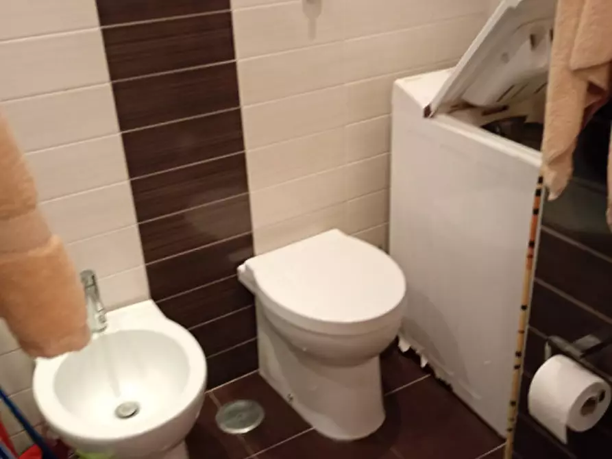 Immagine 38 di Appartamento in affitto  in Via Carlo de cesare 23 a Napoli