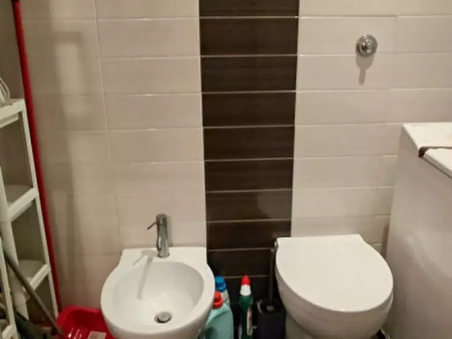 Immagine 40 di Appartamento in affitto  in Via Carlo de cesare 23 a Napoli