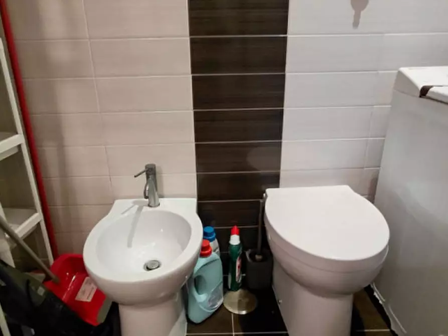 Immagine 41 di Appartamento in affitto  in Via Carlo de cesare 23 a Napoli