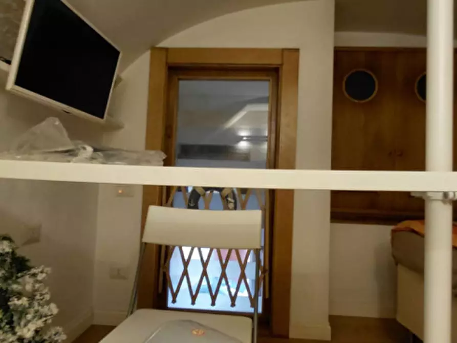 Immagine 48 di Appartamento in affitto  in Via Carlo de cesare 23 a Napoli