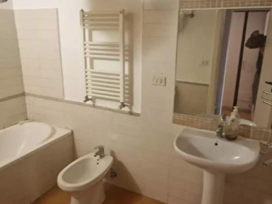 Immagine 21 di Appartamento in affitto  in Via Villari a Napoli