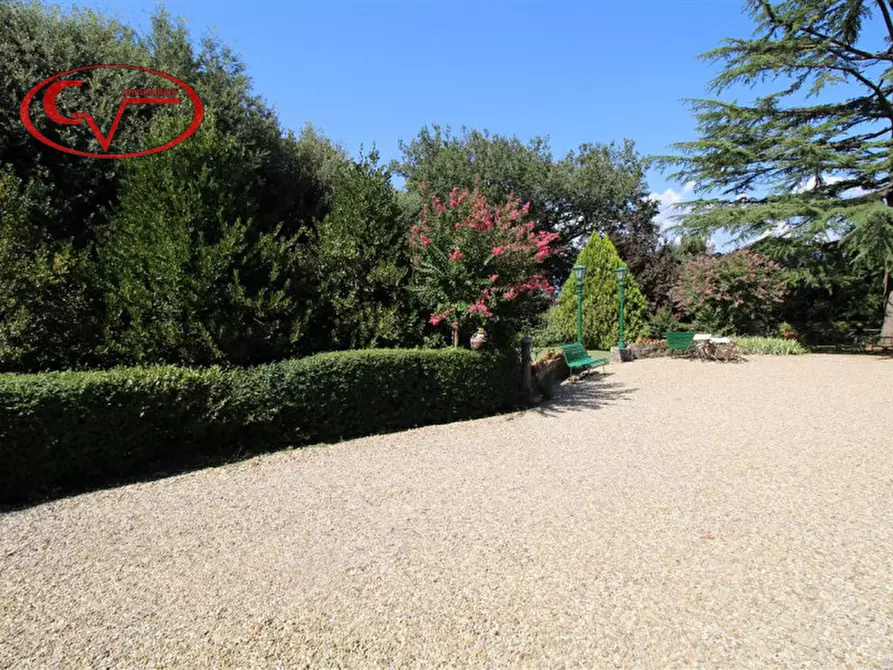 Immagine 4 di Villa in vendita  in via xxv aprile a Bucine