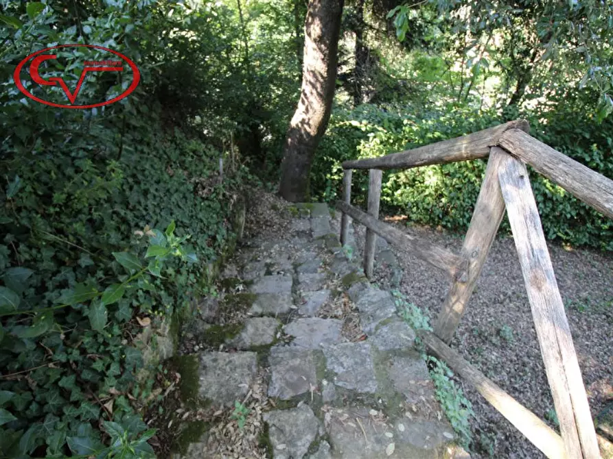 Immagine 9 di Villa in vendita  in via xxv aprile a Bucine