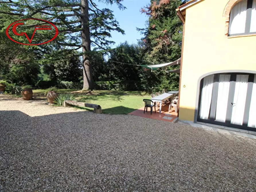 Immagine 11 di Villa in vendita  in via xxv aprile a Bucine