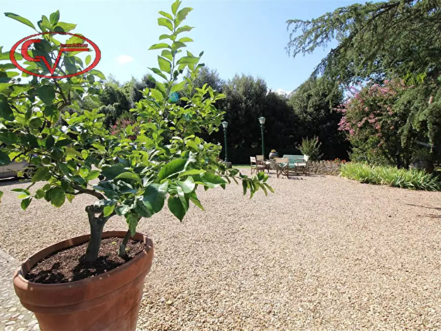 Immagine 14 di Villa in vendita  in via xxv aprile a Bucine